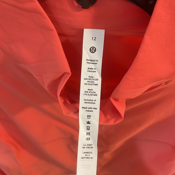 Lululemon Fast and Free Windbreaker. Size 12. Color is Pale Raspberry. - Picture 4 of 4